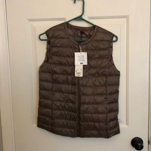 UNIQLO ultra light down vest